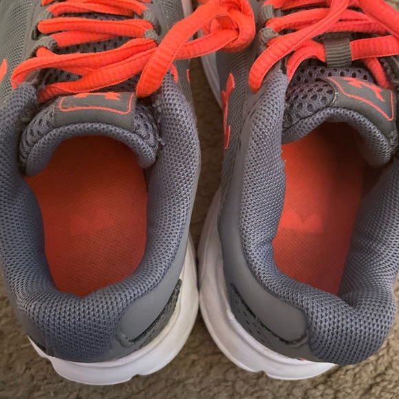 🍁5/$25 Little girls size 11.5 Under Armour sneakers good condition - Picture 7 of 7
